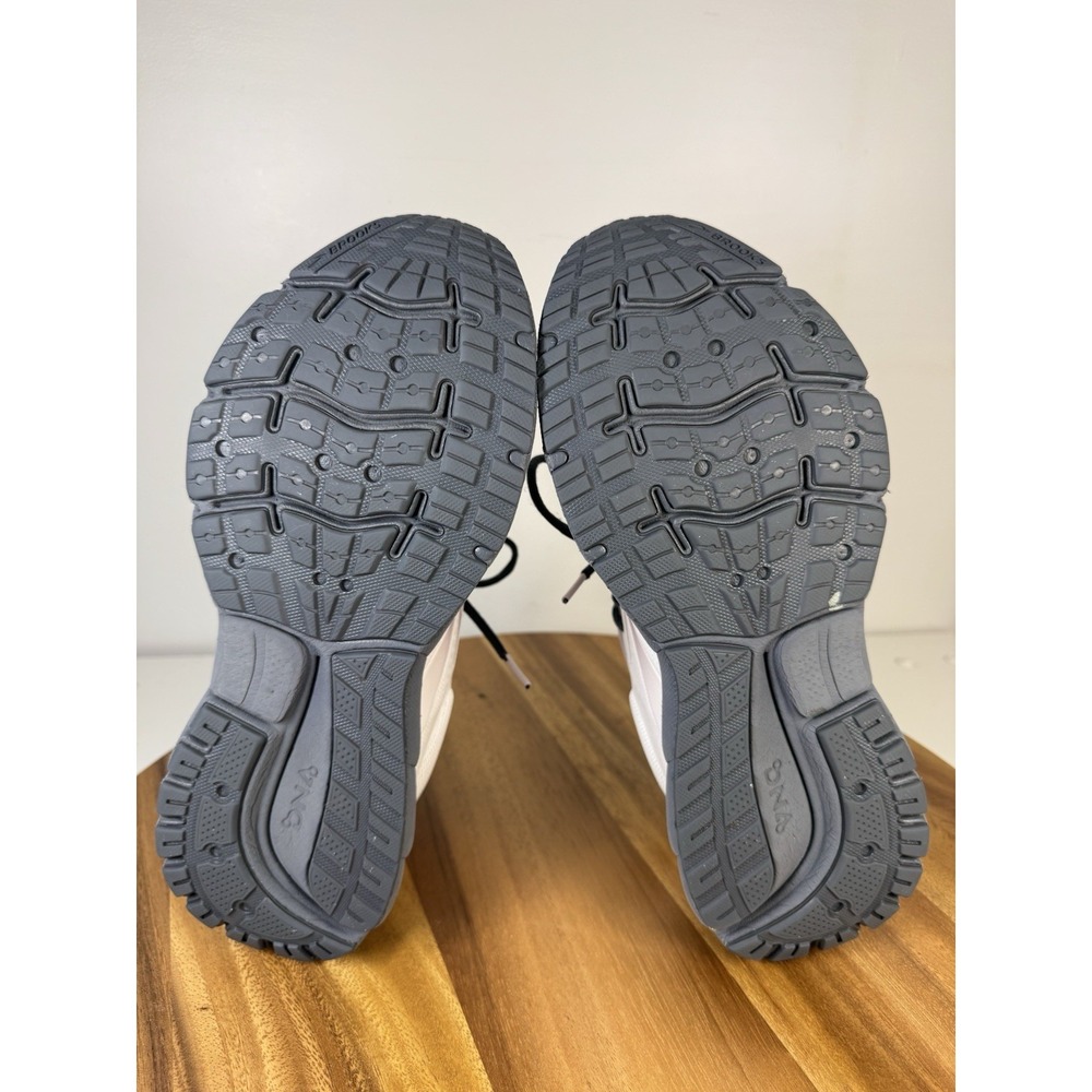 Brooks Women's Athletic Shoes in Light Pink and Gray - Picture 7 of 10